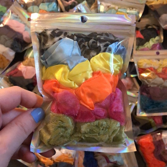 NWT Mystery Dozen Scrunchie Bundle - Picture 4 of 10